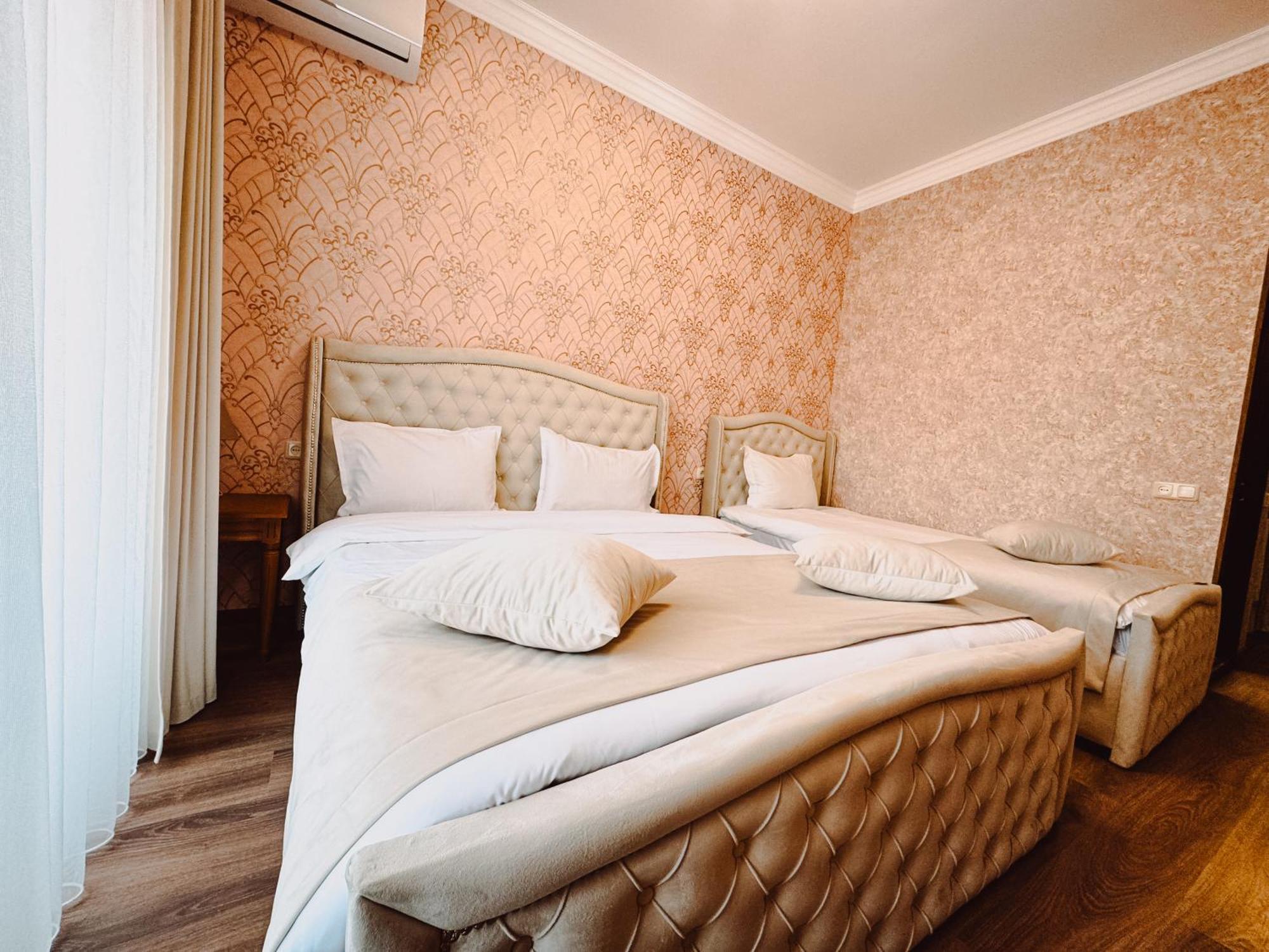 Armenia Hotel エレバン エクステリア 写真