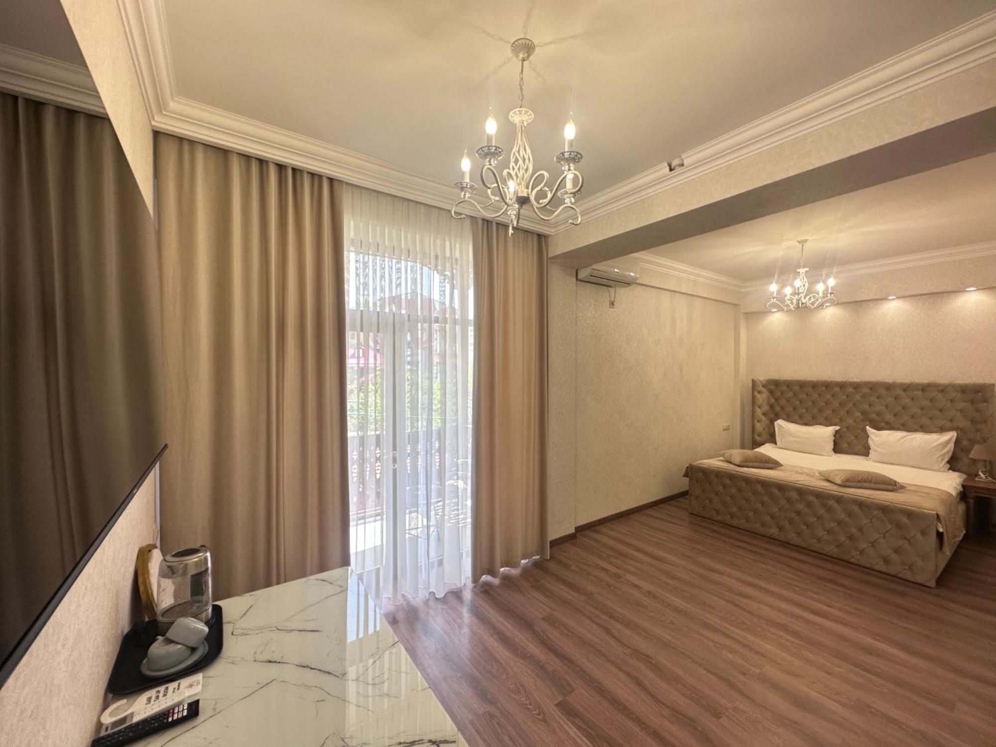 Armenia Hotel エレバン エクステリア 写真