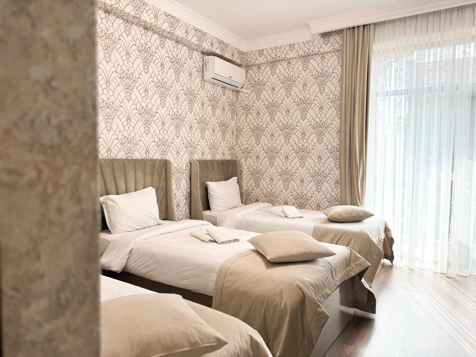 Armenia Hotel エレバン 部屋 写真