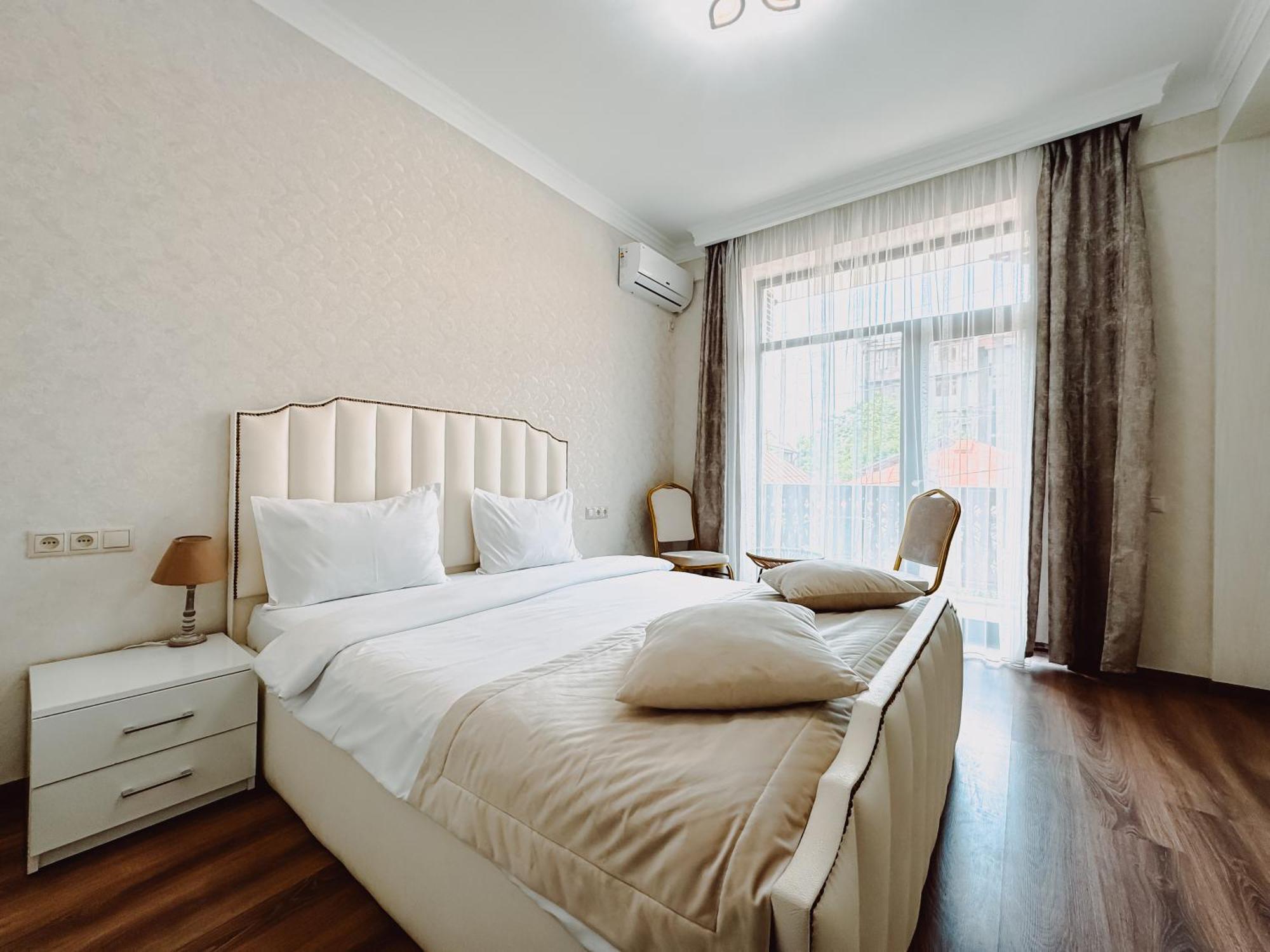 Armenia Hotel エレバン エクステリア 写真