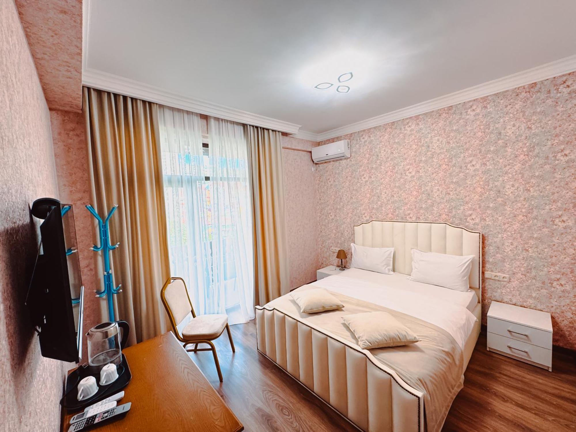 Armenia Hotel エレバン エクステリア 写真