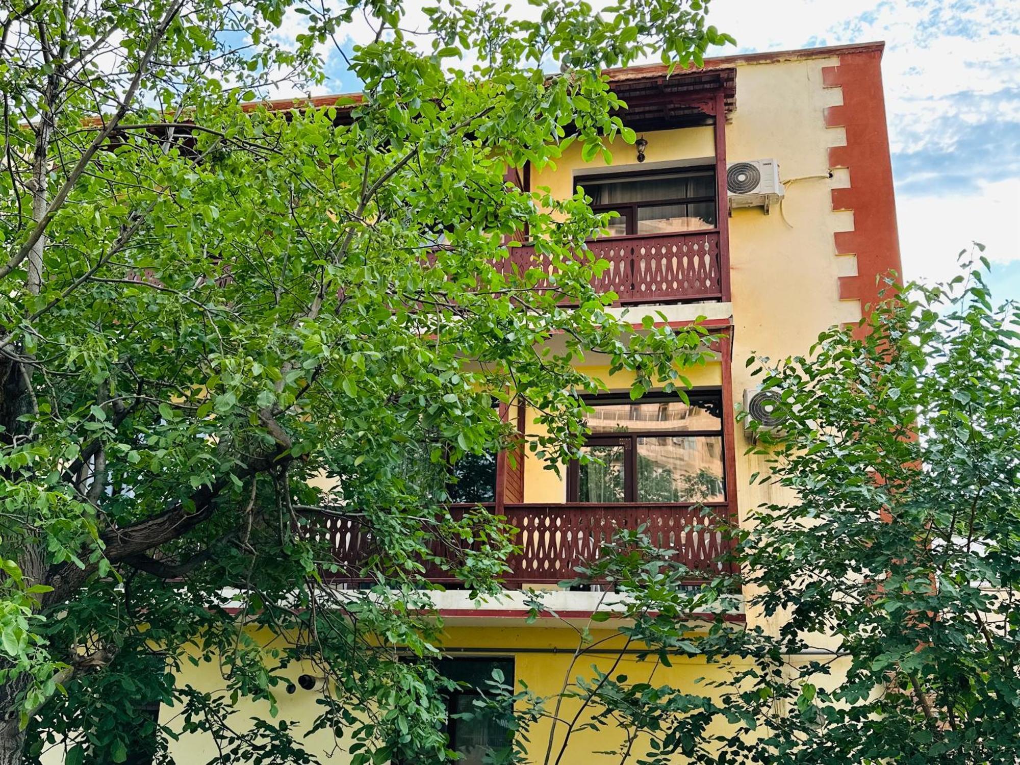 Armenia Hotel エレバン エクステリア 写真