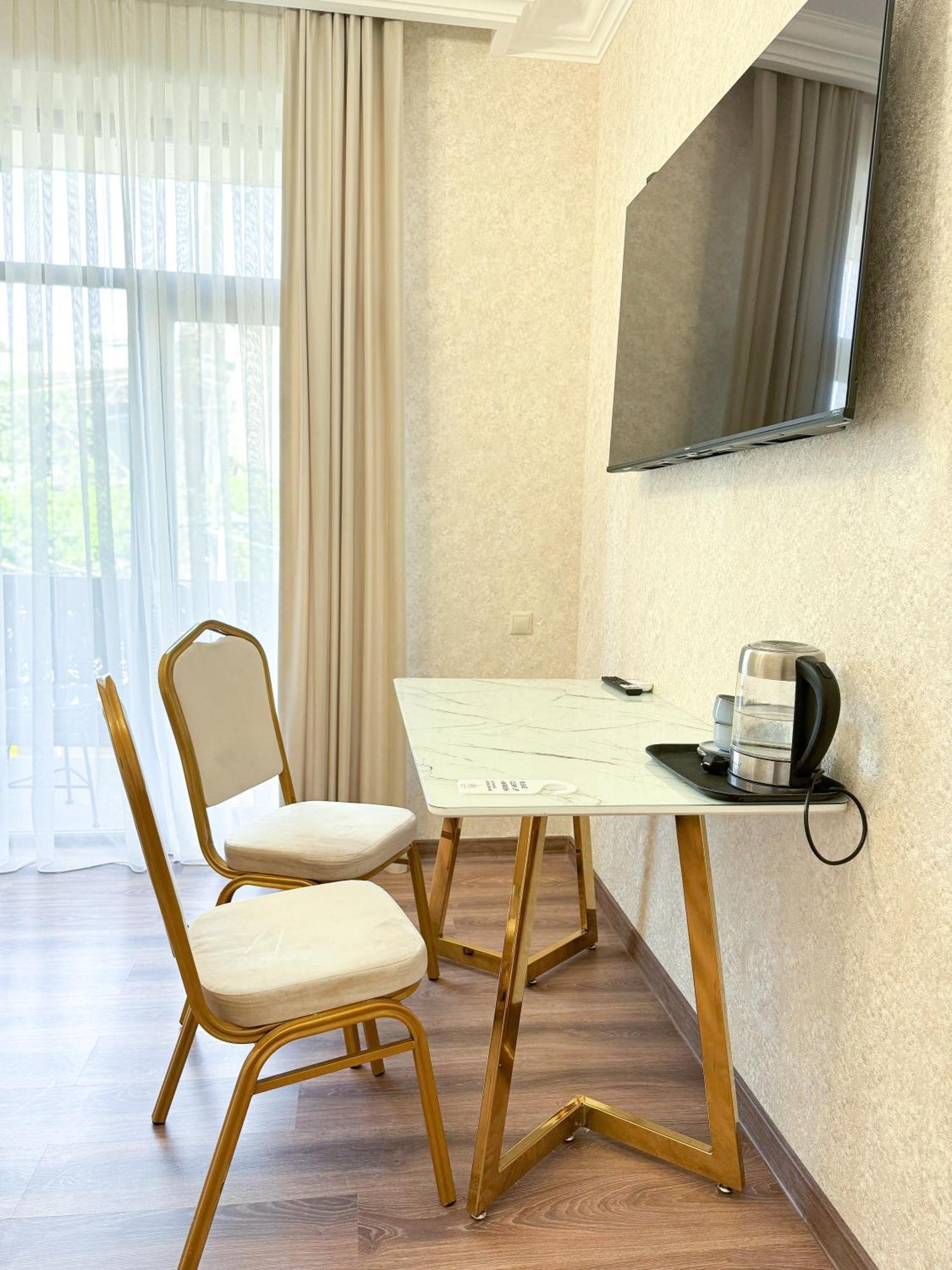 Armenia Hotel エレバン エクステリア 写真