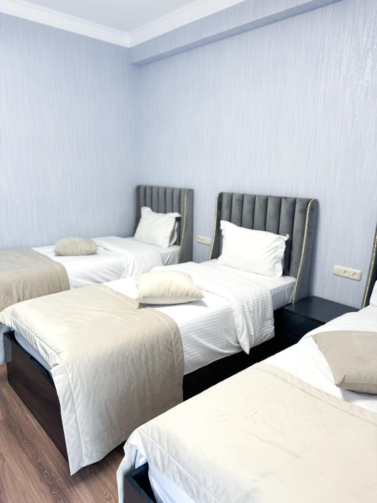 Armenia Hotel エレバン エクステリア 写真