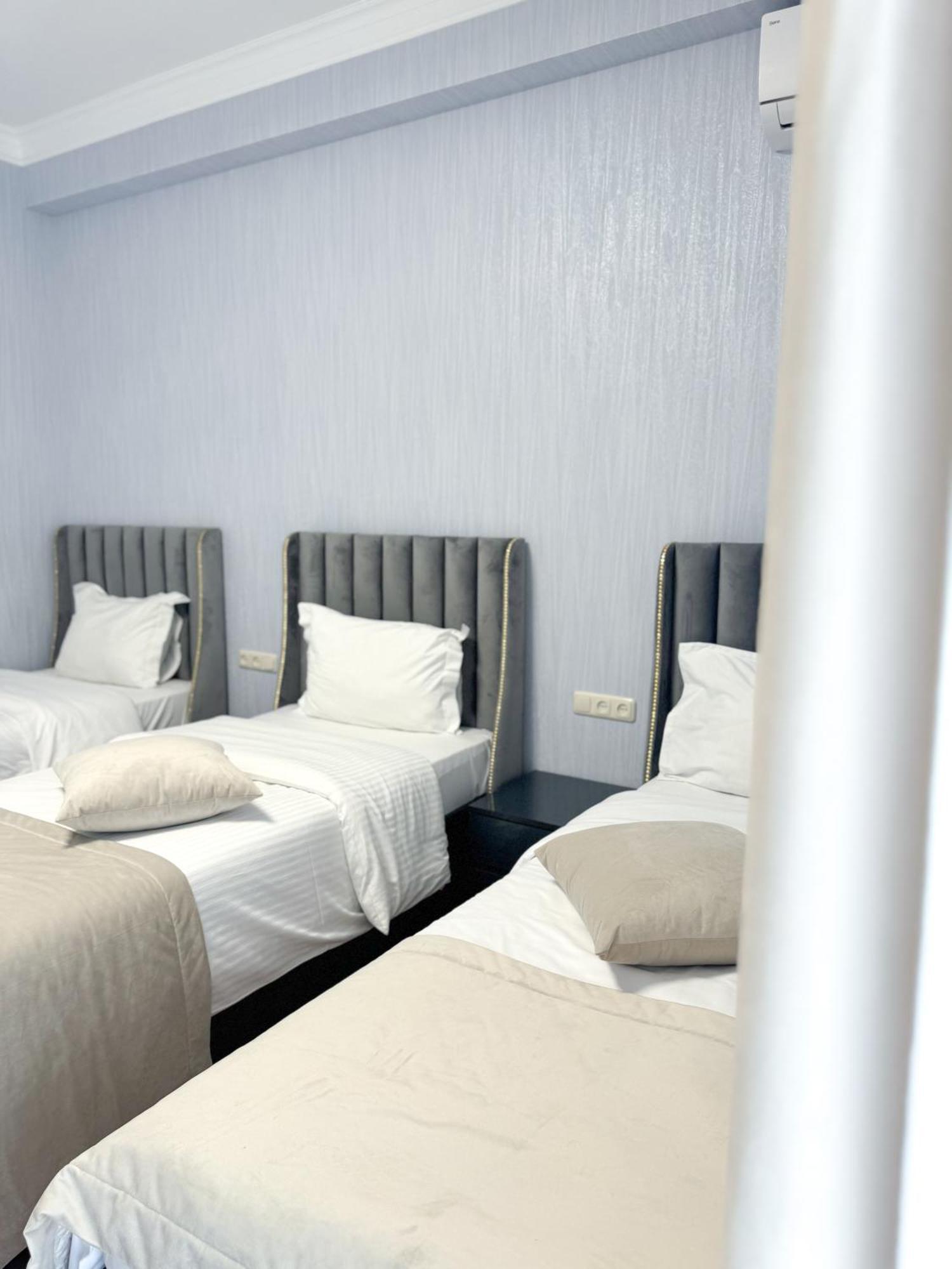 Armenia Hotel エレバン エクステリア 写真